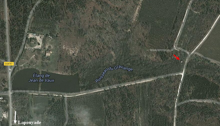 Vue aérienne d'un parcours forestier près de l'étang de Jean de Vaux, à Lapouyade